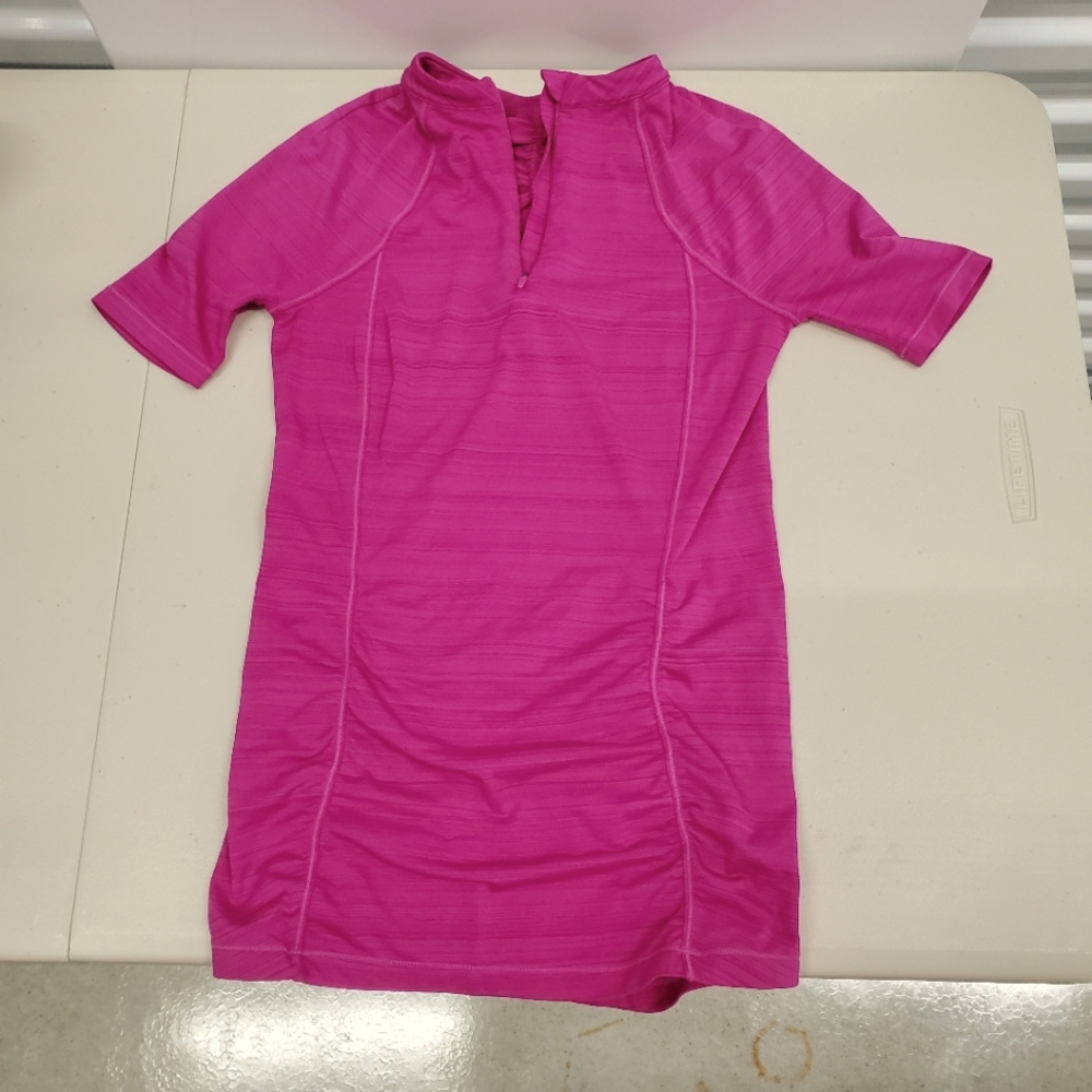 ATHLETA Top W/ Zip Back Pocket